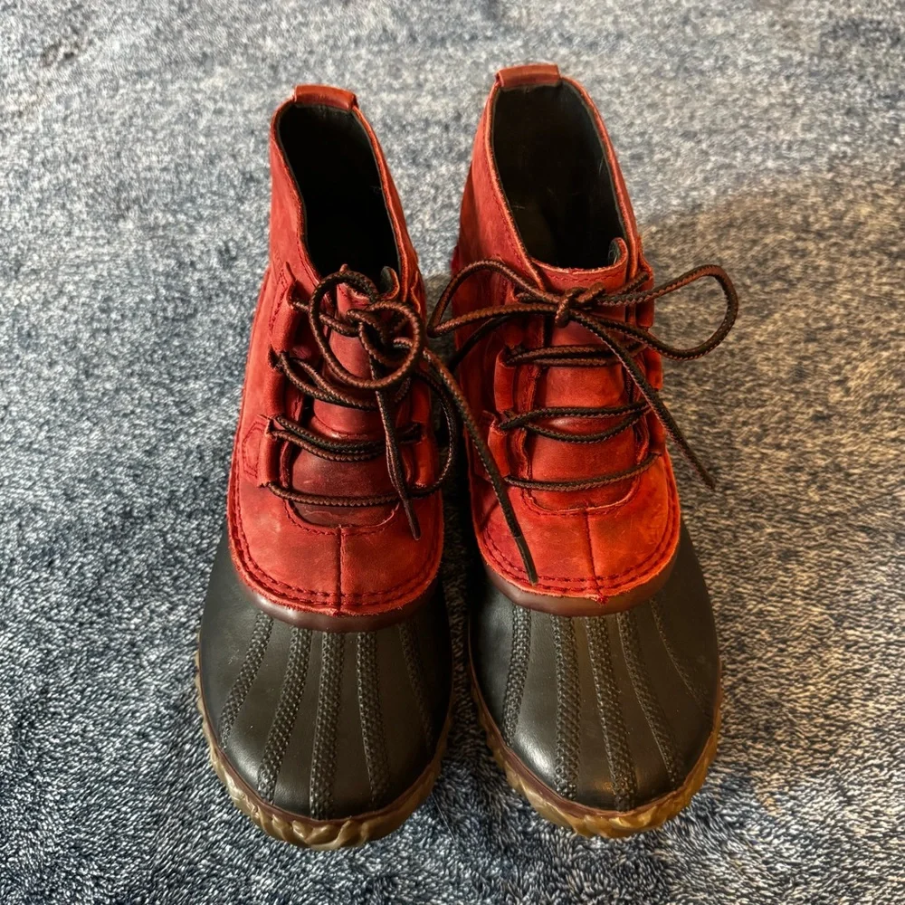 Sorel Women’s Red Out 'N About Leather Outdoor Rain Duck Boots Size 7.5